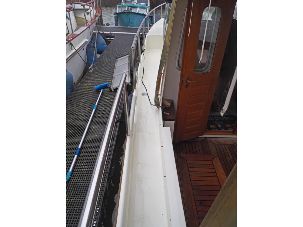  Deck equipment